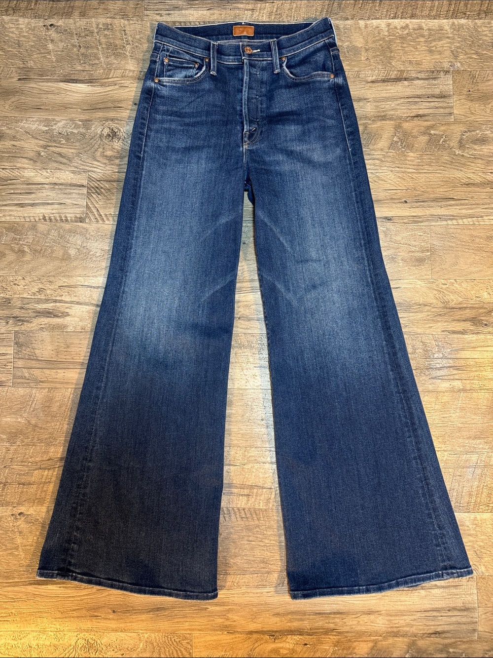 MOTHER “The Tomcat Roller” Wide Leg Jeans in Mid-Blue Wash - Size 26
